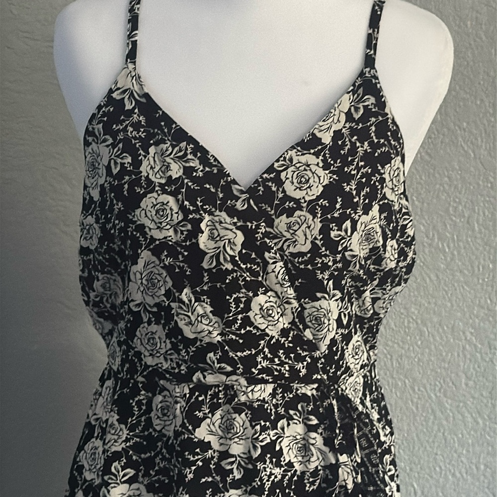 Lily Rose Black and White Floral Dress - Picture 4 of 7